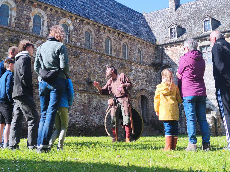 Tuto : découverte de l’abbaye par un viking 